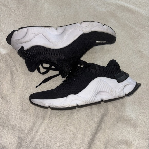 Sorel Kinetic Renegade Sneakers Black/White Women's‎ Size 6 NL4145010 - Picture 3 of 8